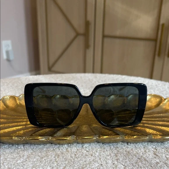 NWOT Tory Burch Black Square Sunglasses - Picture 2 of 6